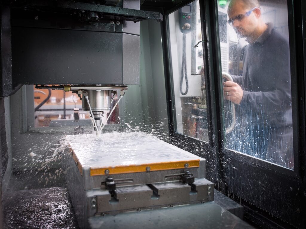 เครื่องจักร CNC